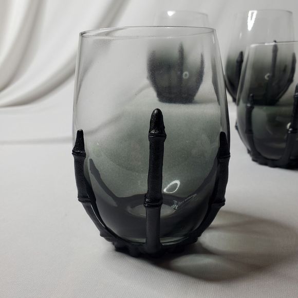 Gothic SKELETON Hand Stemless Wine Glasses Smoked Ombre to Black 19 oz NEW Set 4 - Picture 5 of 10